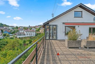 Großes Ein- Zweifamilienhaus mit traumhafter Terrasse und Aussicht in Wilhelmsfeld!