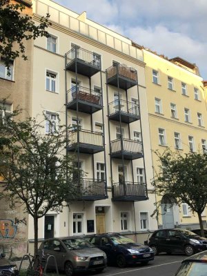 Refurbished apartment in Mitte/ Kernsaniertes Apartment in Mitte / Erstbezug!