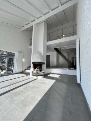 Helle Galerie-Wohnung mit Schlossblick und Garten – 152 m² (+ 62 m² im DG optional)