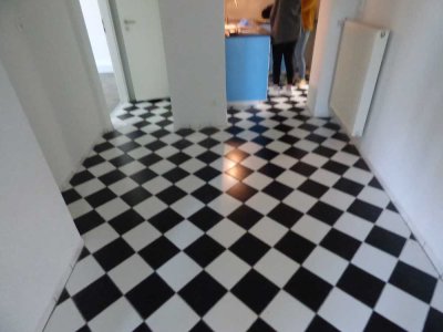Zentrale, helle 4 Zi. WHG - WG geeignet, teilmöbliert mit EBK an der Dreisam