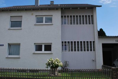 schöne Etagenwohnung mit großer Dachterrasse in ruhiger Lage