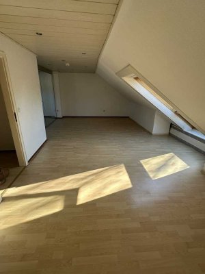 Eigentumswohnung im Dachgeschoss eines gepflegten Mehrfamilienhauses zu verkaufen