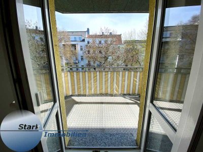 Stark! Renovierte große 2 Raum Wohnung mit Balkon!
