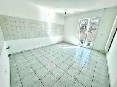 Neu renovierte 3 ZKB-Wohnung in Mannheim-Neckarau.