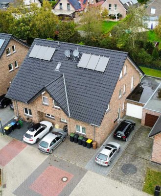 Neuwertig und modern! OG Wohnung mit Studio und EBK