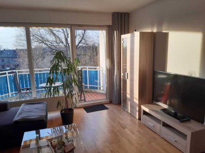 Gemütliche, helle 2,5-Zimmer DG-Wohnung mit großem S/W-Balkon, frei ab 1.8.2025