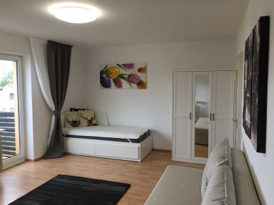 Frisch renoviertes, gepflegtes Apartment mit Blick ins Grüne!