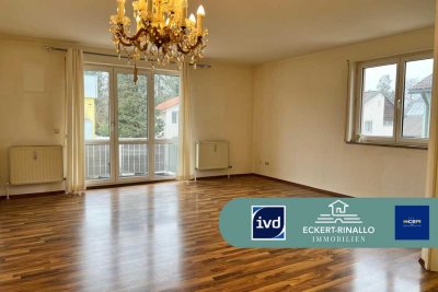Eckert-Rinallo Immobilien: Helle Stadtwohnung mit zwei Tiefgaragenstellplätzen