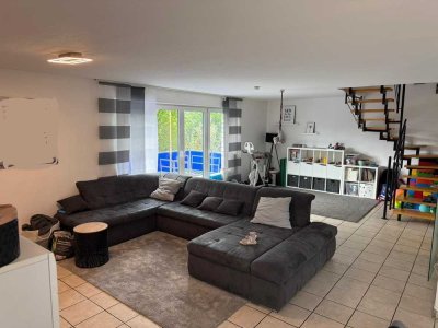 Großzügige 4-Zimmer Maisonette-Wohnung mit Balkon in Rheindahlen