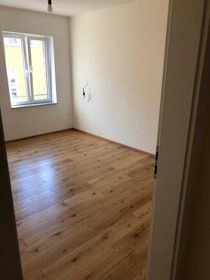Attraktive und sanierte 2-Raum-Souterrain-Wohnung in Inden/Altdorf