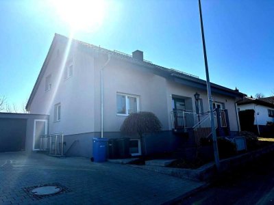 Charmant! Dachgeschoss-Mietwohnung in ruhiger Wohnlage mit tollem Ausblick!