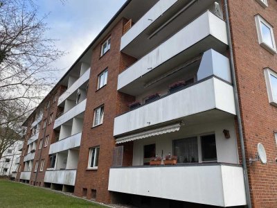 Schöne 2,5-Zi-Wohnung mit EBK; Duschbad, Westbalkon