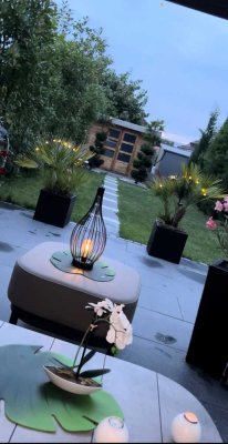 Modernes, gepflegtes Reihenhaus mit Einbauküche, Außenstellplatz und schönem Garten