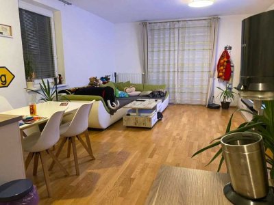 Stilvolle, vollständig renovierte 1,5-Zimmer-Wohnung mit EBK in Althengstett