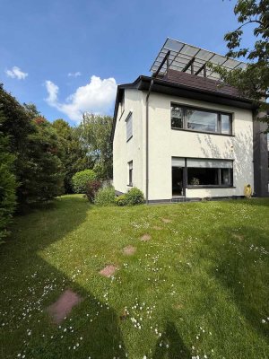 Ruhige 2-Zimmer-Wohnung mit Garten & Garage
