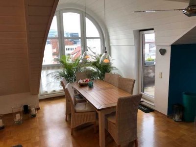 Ohne Makler Stilvolle 3,5-Zi-Dachgeschosswohnung mit Südbalkon & TG-Stell in StuttgartUntertürkheim