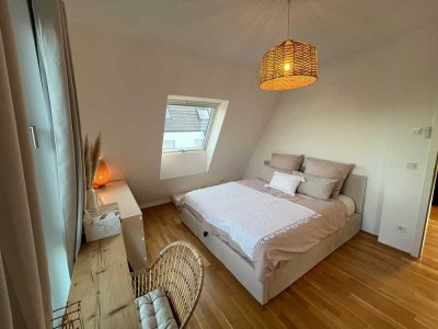 Lichtdurchflutete moderne 2-Zimmer-Wohnung mit großzügiger Terrasse und EBK