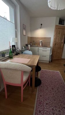 modernisierte 2 Zimmer Wohnung - gerne an Studenten - nähe FH (E0173))