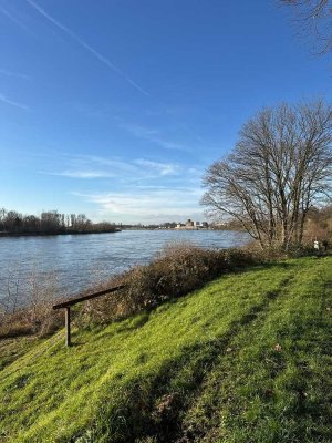 Viel Platz in 4-Zimmer-Wohnung in Düsseldorf Benrath mit Rheinblick