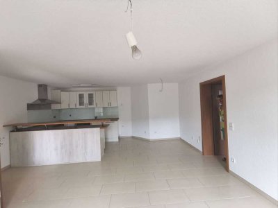 Moderne 3 Zi.-Einliegerwohnung mit EBK und separatem Eingang in Tiefenbronn-Mühlhausen