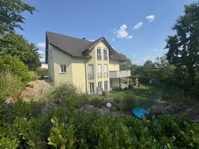 Unique!! Großzügiges Wohnhaus mit traumhafter Aussicht ** Kaminofen** Pool und vieles mehr