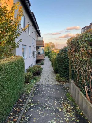 Stilvolle, sanierte 1,5-Zimmer-Hochparterre-Wohnung mit EBK in Essen