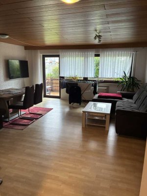 Schöne 3,5-Zi-Wohnung mit EBK und Terrasse, Garten, Garage in Westhausen