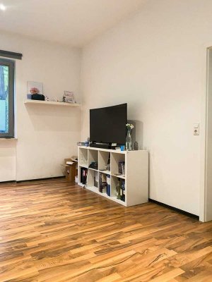 Zentrale 2-ZKB-Erdgeschosswohnung mit Tiefgaragenstellplatz in der Innenstadt zu vermieten!