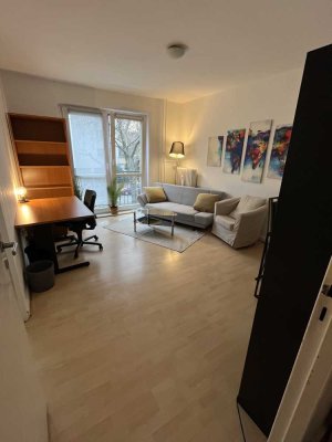 Helle 2-Zimmer Wohnung im 1. OG in Berlin-Schöneberg direkt am Innsbrucker Platz