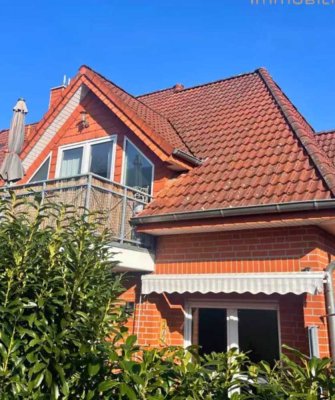 Attraktive und vollständig renovierte 4-Raum-Maisonette-Wohnung mit geh. Innenausstattung in Weyhe