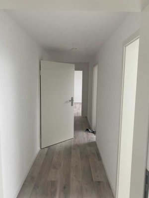 2,5-Zimmer Wohnung mit Balkon in Regensburg-Schwabelweis
