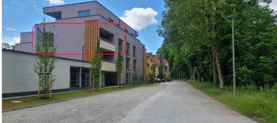 Stilvolles Wohnen im Neubau – 2-Zimmer-Wohnung, Blick ins Grüne und Designer-Küche - Erstbezug