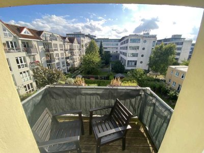 2-Raum Dachgeschosswohnung in der KTV mit Laminat, Duschbad, Balkon und Einbauküche mgl. ...!!!
