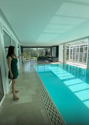 VILLA mit Innenpool und Weinkeller im Golfclub Fontana