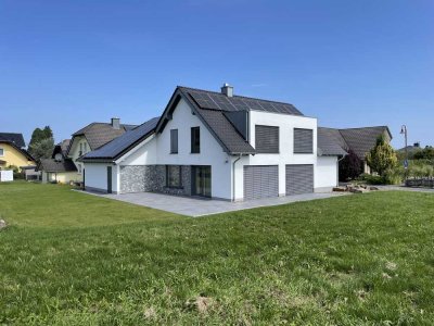 Einfamilienhaus mit Doppelgarage in Feldrandlage
