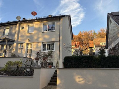 BITTE KEINE Makler! Doppelhaushälfte, vollständig saniert mit 4,5 Zimmern in Leinfelden-Echterdingen