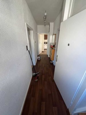 Zuhause mit vier Zimmern und Balkon in Offenbach