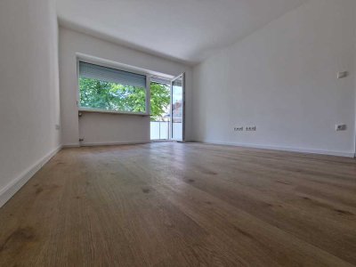 2-Zimmerwohnung zum Erstbezug nach Komplettsanierung, WG geeignet