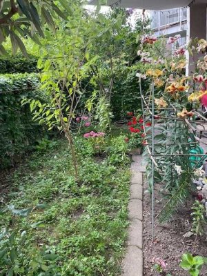 2-Zi-Whg. im Erdgeschoss, Zentrumslage, mit EBK und eigenem Gartenanteil für Eigennutzer