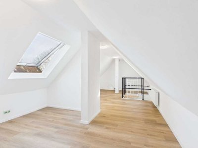 Lichtdurchflutet & modern -  Dachgeschosswohnung mit Loggia und Spitzboden in Essen-Altenessen