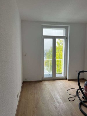 frisch sanierte 1-Zimmer-Wohnung zu vermieten!