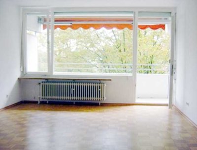 Renovierte 2-Zimmer-Wohnung mit Balkon in Neuhausen