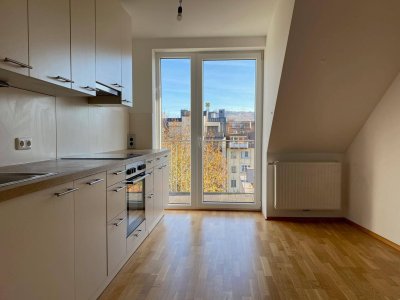 Innenstadtoase! Wunderschöne 3,5 Raumwohnung mit herrlichem Balkon im ruhigen Innenhof ! Nahe Medcampus!