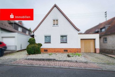 Frankfurt-Sossenheim: Einfamilienhaus mit großem Grundstück und Modernisierungsspielraum