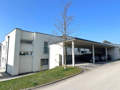 LICHTENBERG: LICHTENBERG: EIGENTUMSWOHNUNG mit ca. 73,7 m² Wohnfläche, ca. 17,02 m² Terrasse und einem überdachten PKW-Abstellplatz