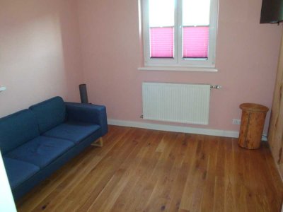 Möblierte 1,5-Zi.-Wohnung in Bahnhofnähe, Wfl. ca. 30,5 m²