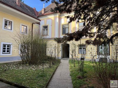 Top sanierte praktische 50 m² Altbauwohnung im Historischen Dürnhof – Klosterneuburg