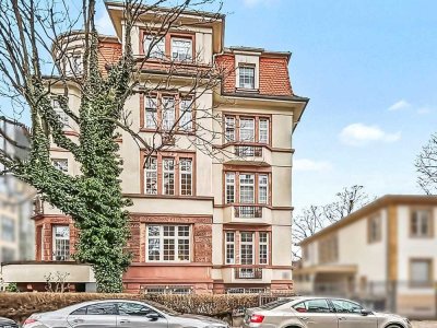Frankfurt-Westend: Vermietete 4-Zimmer-Altbauwohnung mit Balkon – Attraktive Kapitalanlage
