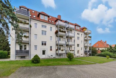 2-Raum-Wohnung mit Einbauküche, Balkon und Stellplatz!