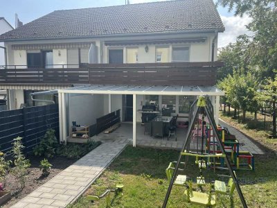 Geräumige DHH in renoviertem Zustand